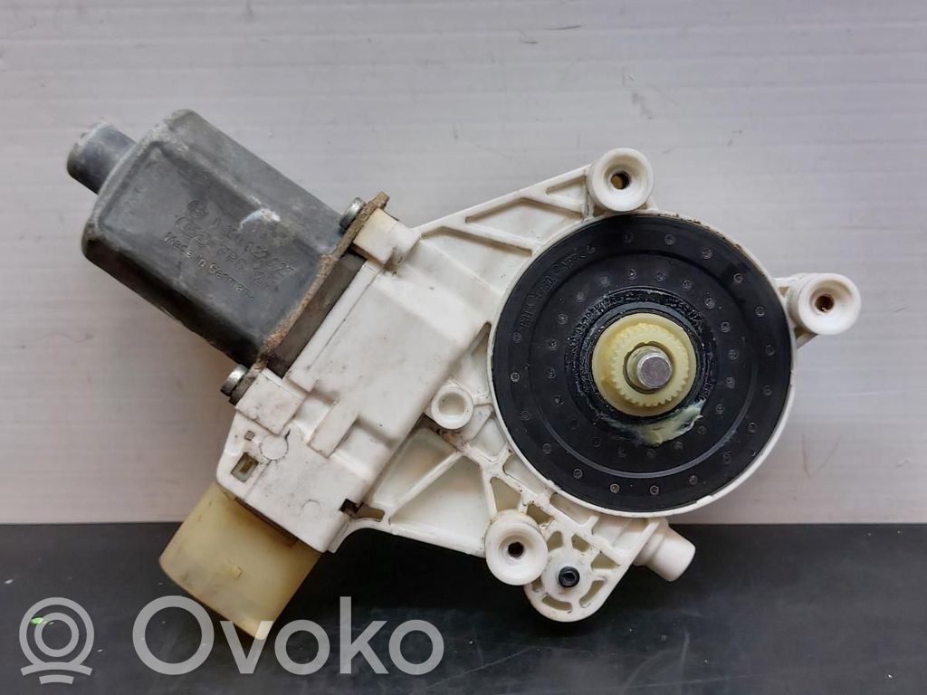 BMW 3 E90 E91 Motor del regulador de la ventanilla de la puerta delantera 