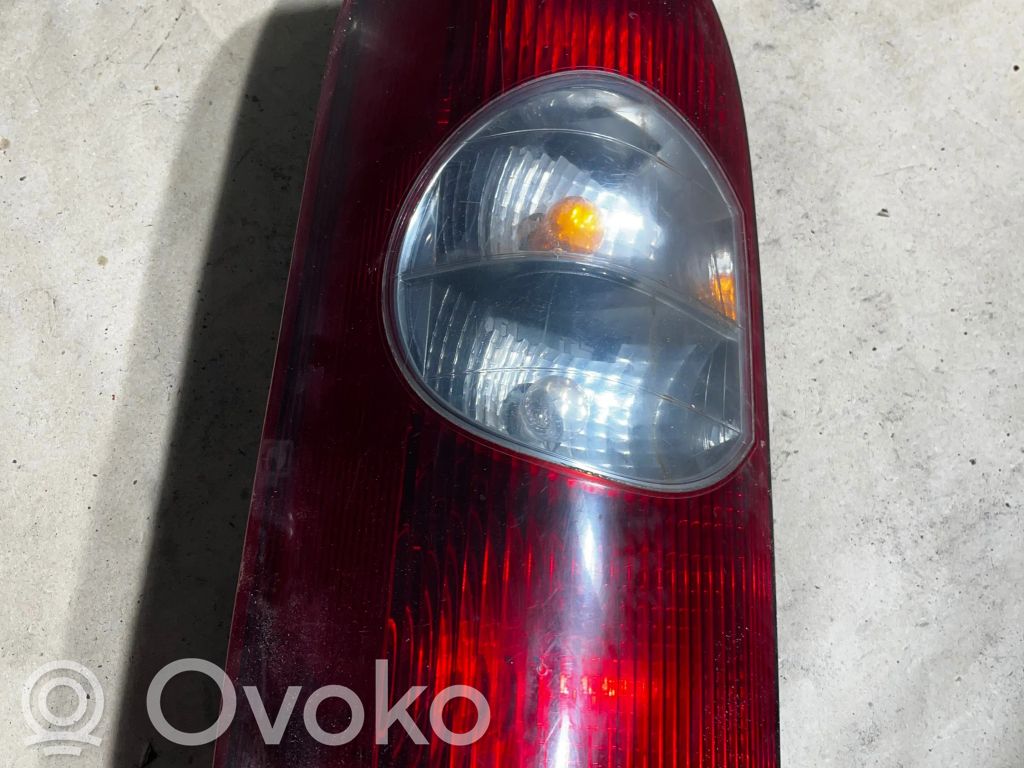 Opel Movano A Aizmugurējais lukturis virsbūvē 