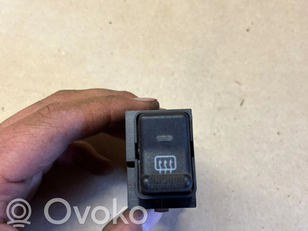 Chrysler PT Cruiser Windscreen/window heater switch 
