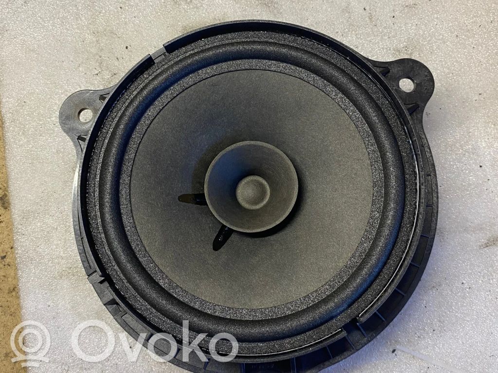 Altavoz de la puerta delantera
