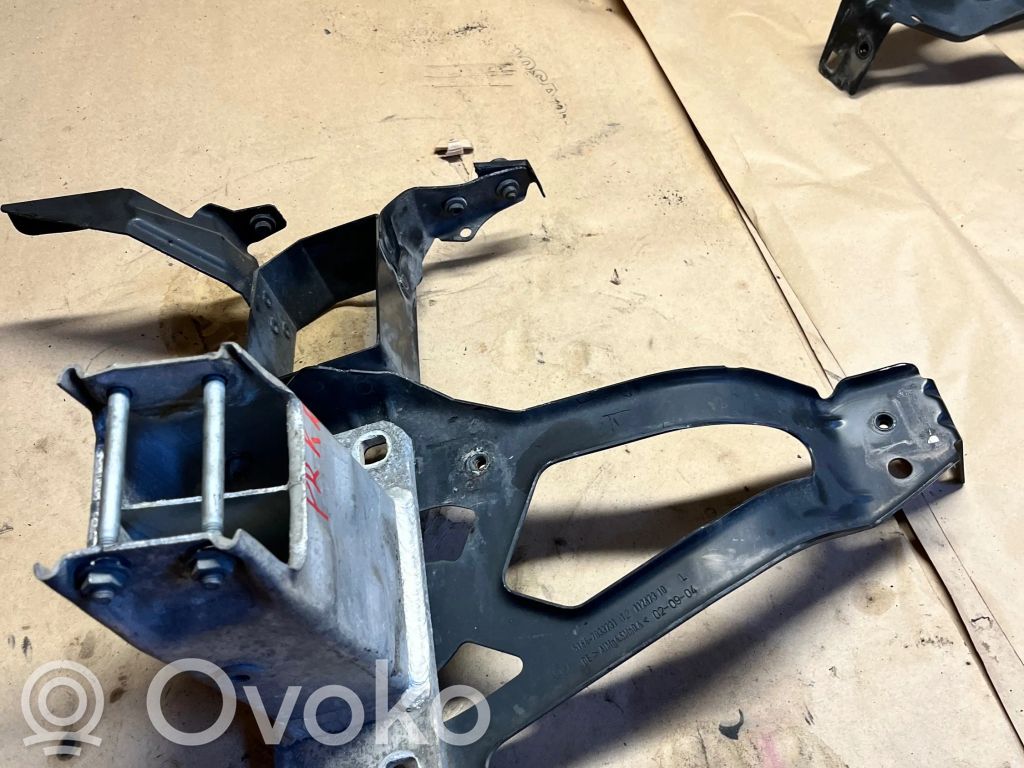 Headlight/headlamp mounting bracket   7033731,020904,11267310