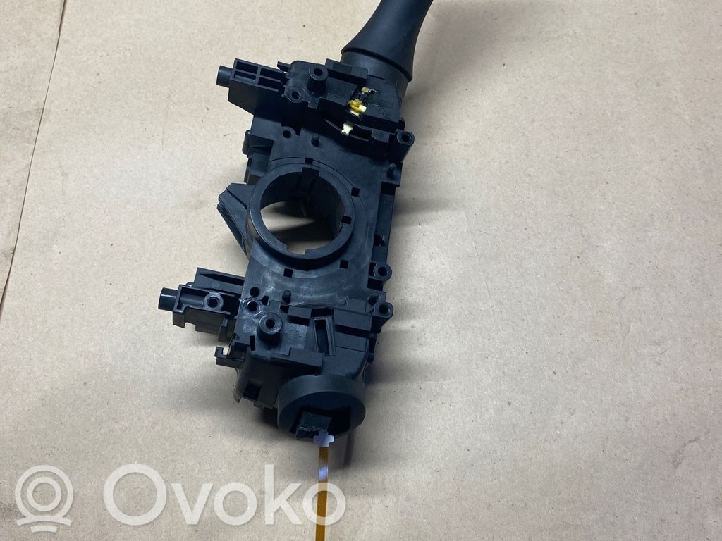 Dacia Duster II Wiper turn signal indicator stalk/switch 