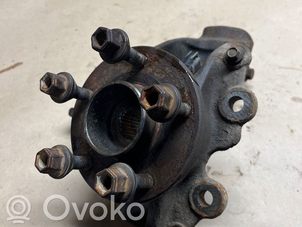 Ford Focus Передний поворотный кулак (ступица, цапфа) 