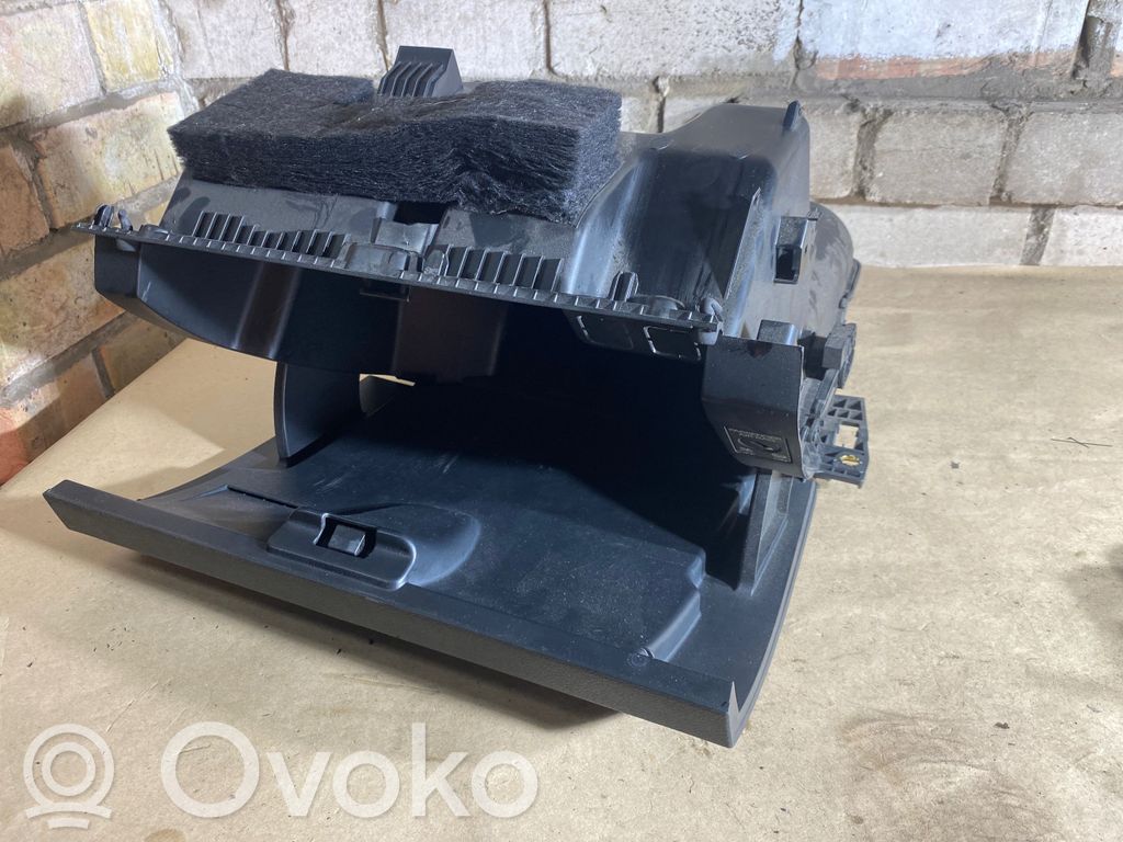 Skoda Fabia Mk3 (NJ) Schowek deski rozdzielczej 