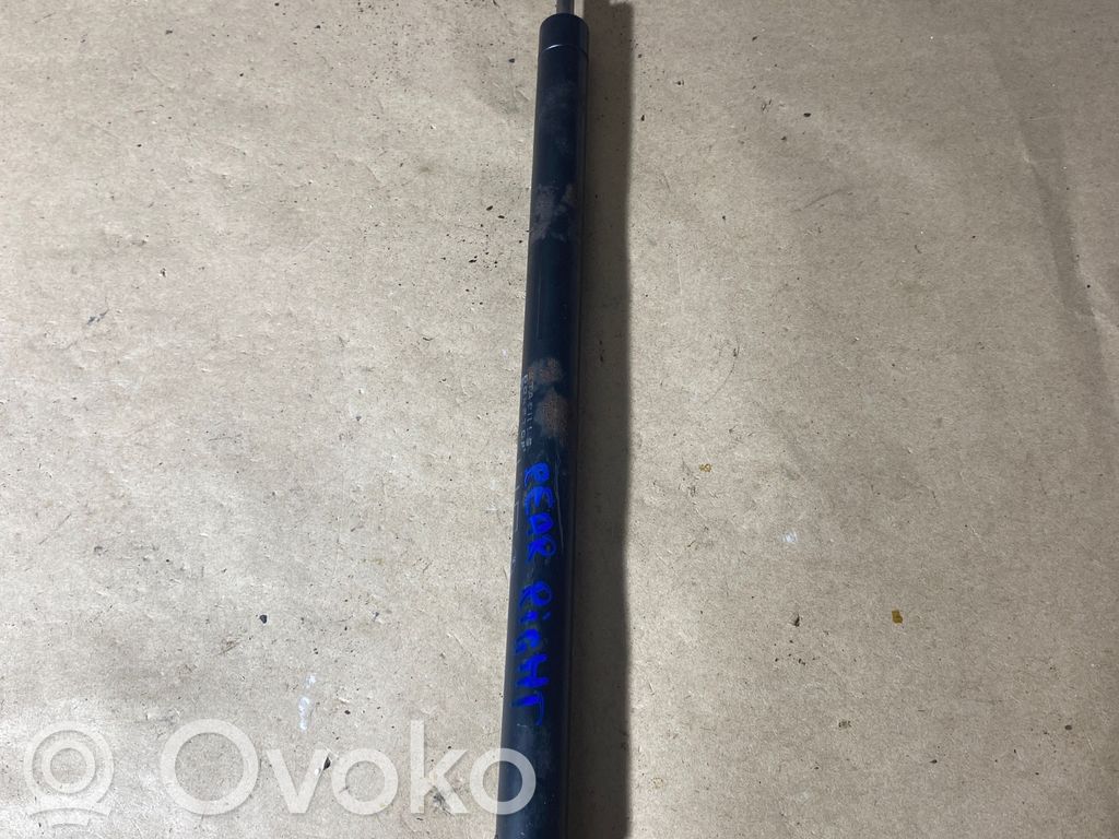 BMW 7 E65 E66 Takaikkunan kaasujousi 