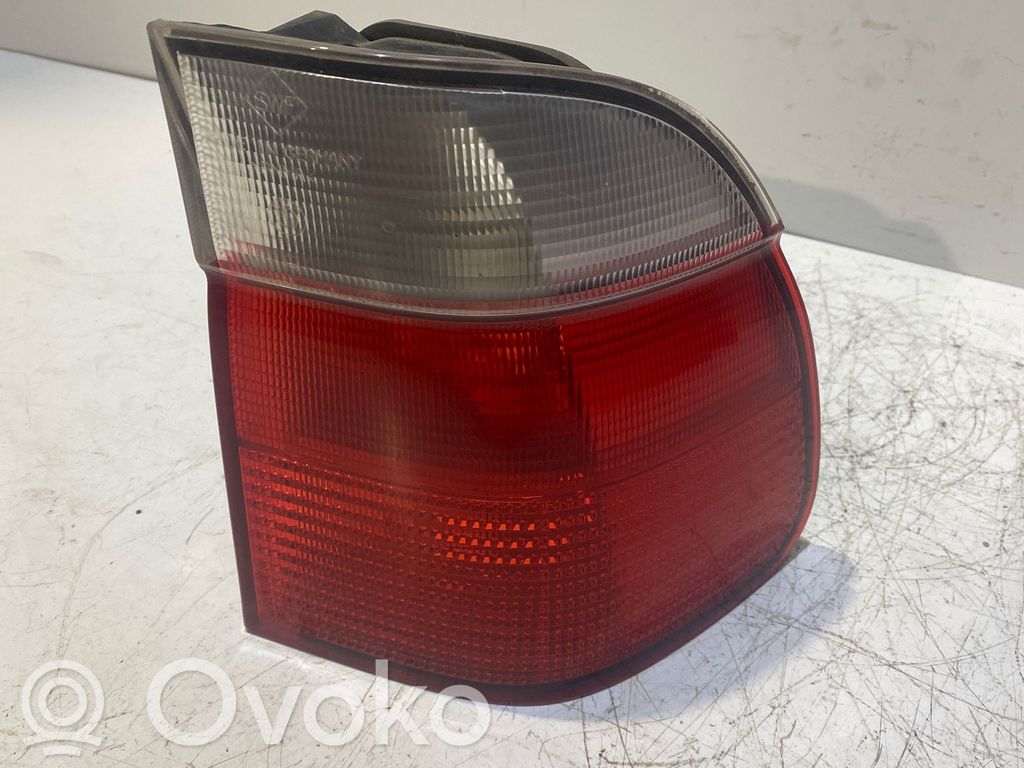 Rear/tail lights   2496322,2496341,290619980905,301244M5