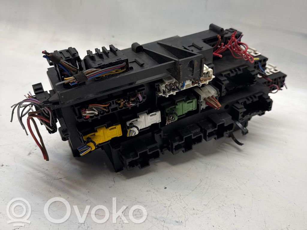 BMW 5 E34 Fuse module 
