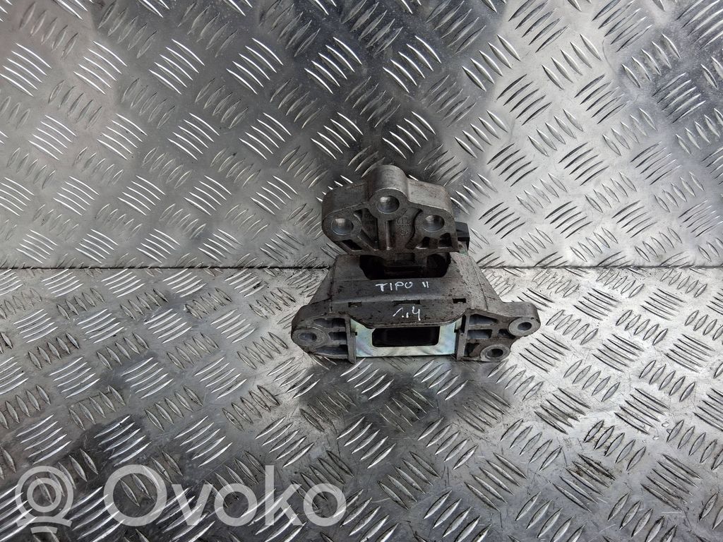 Engine mount bracket   00520176050