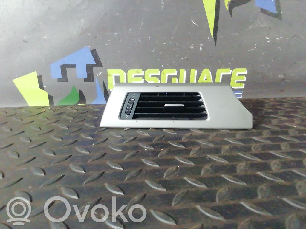 BMW 3 E90 E91 Radiatoriaus oro nukreipėjas (-ai) 