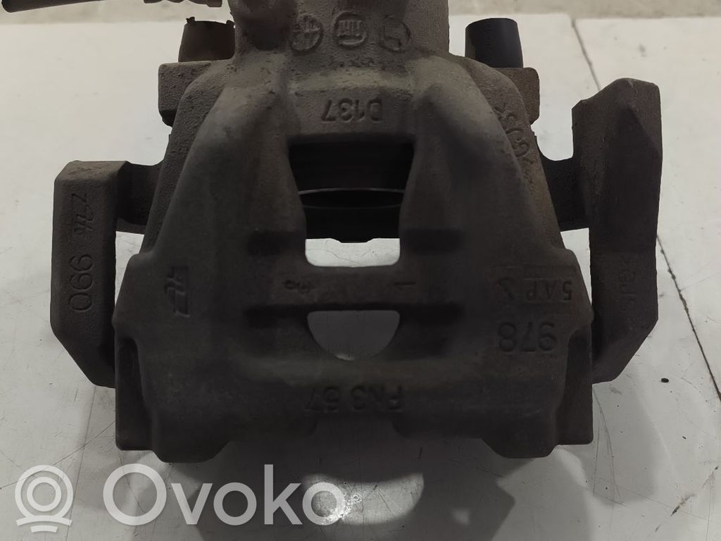 Caliper de freno delantero