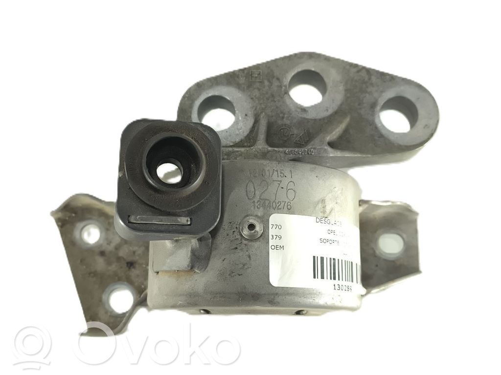 Opel Corsa E Engine mount bracket 