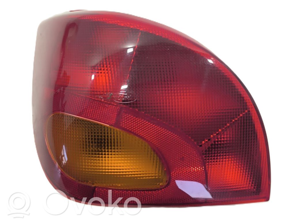 Ford Fiesta Lampă spate în caroserie 