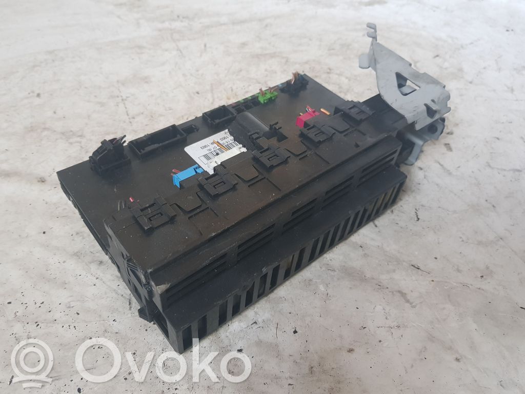 Mercedes-Benz E W211 Fuse module 