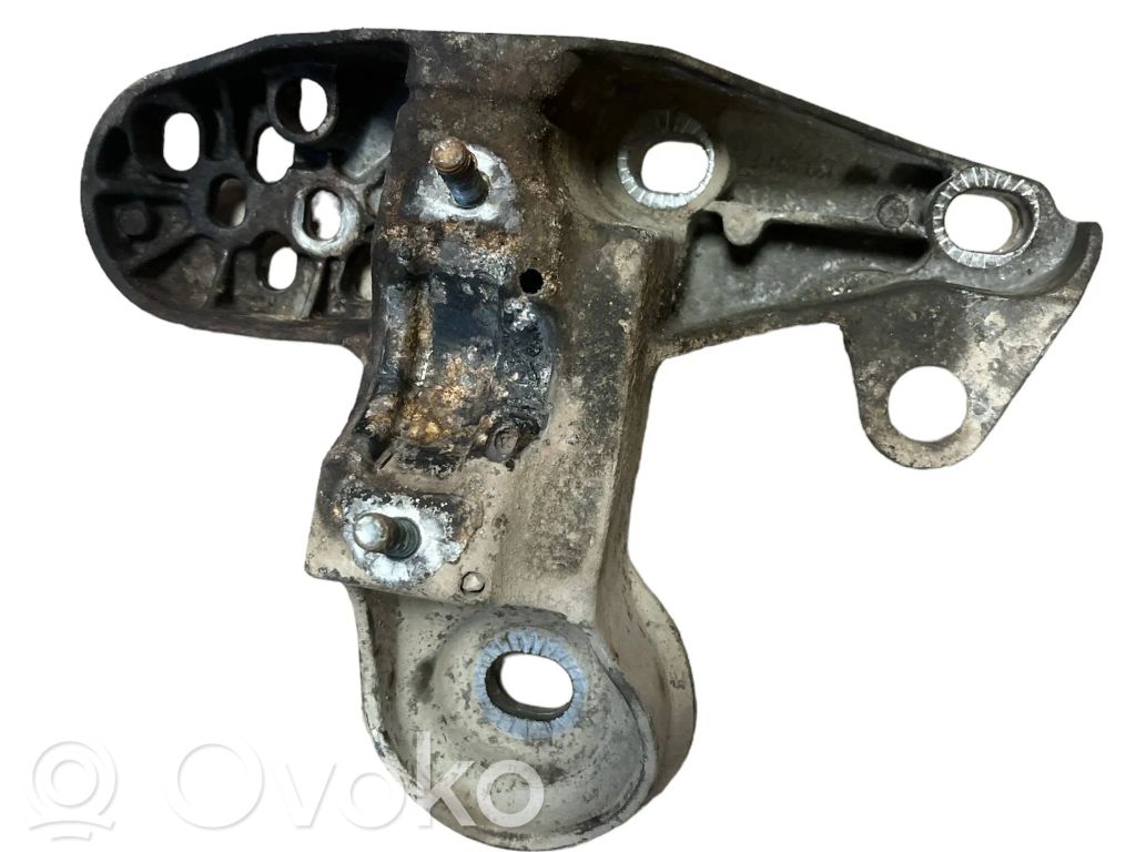 Audi A6 S6 C5 4B Engine mounting bracket 