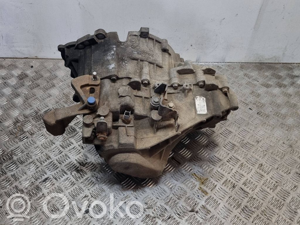 Volvo S60 Manualna 5-biegowa skrzynia biegów 