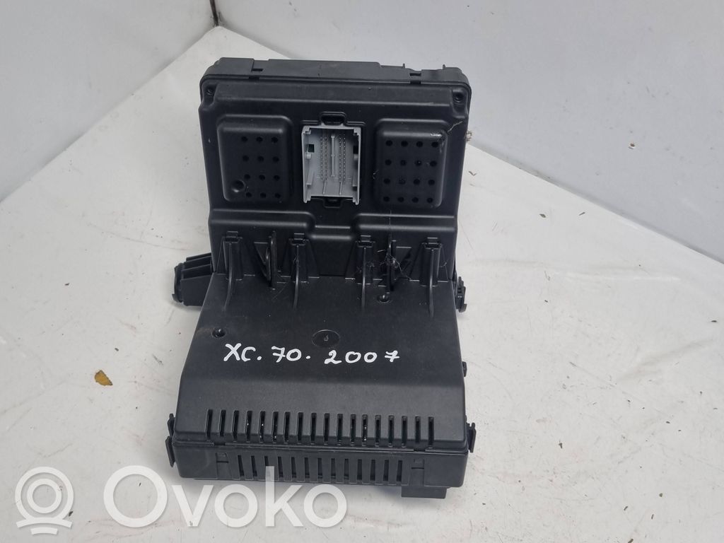 Volvo XC70 Fuse module 