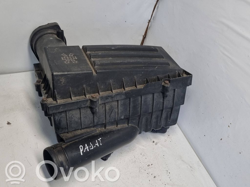 Volkswagen PASSAT B6 Luftfilterkasten 