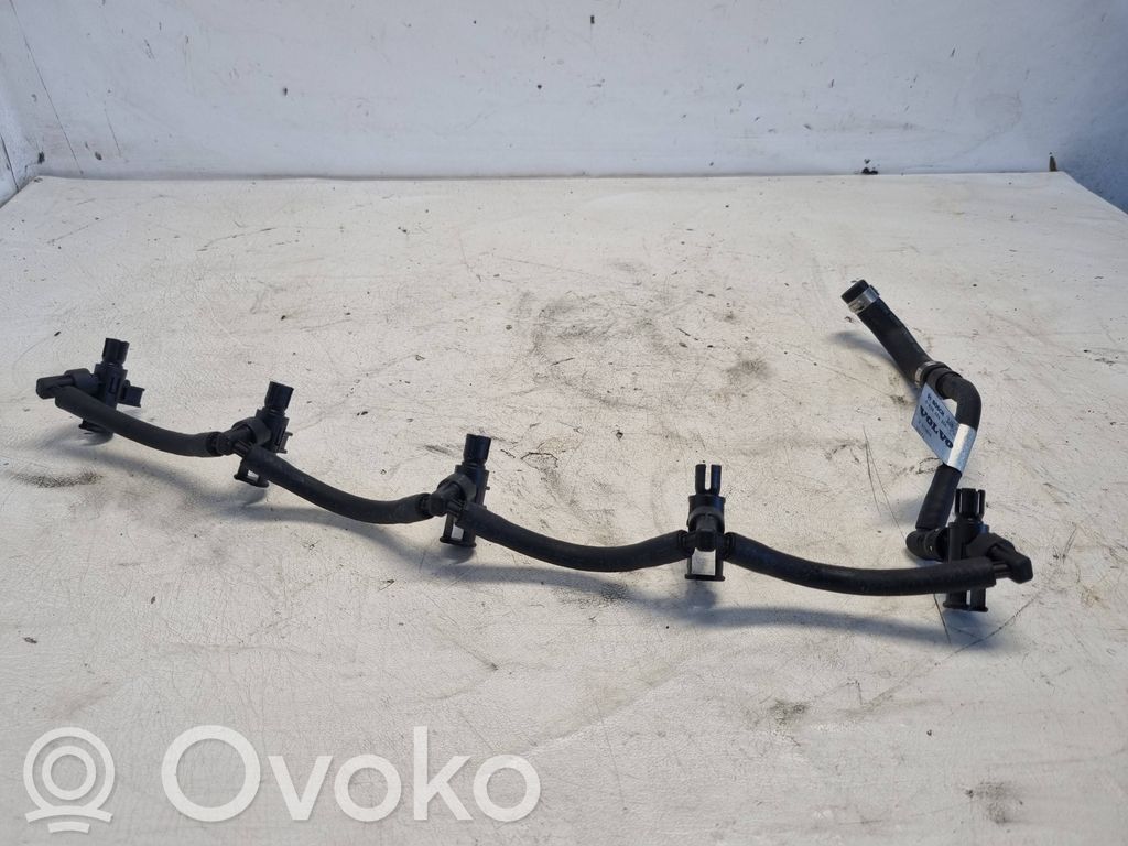 Volvo XC60 Przewód / Wąż przelewowy paliwa 
