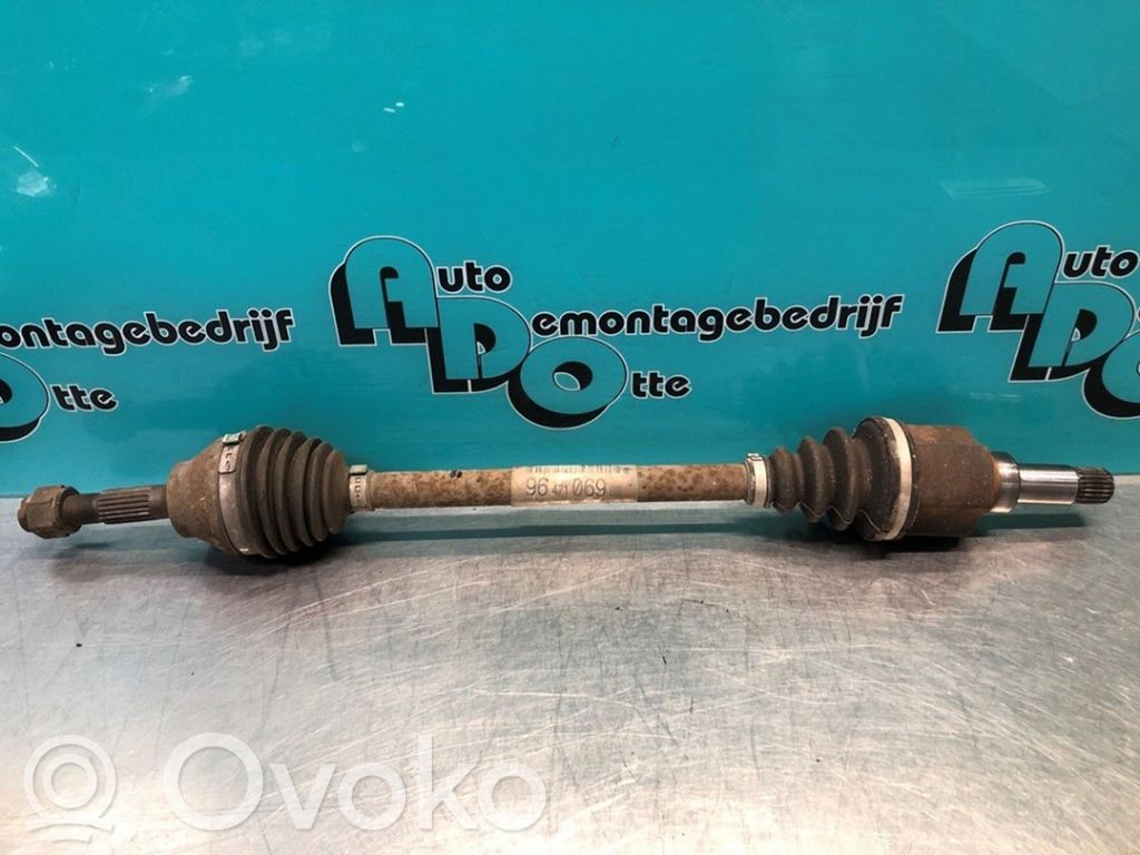 Peugeot 1007 Eje de transmisión delantero 