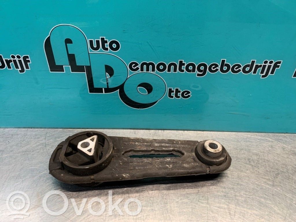 Renault Clio III Gearbox mounting bracket 