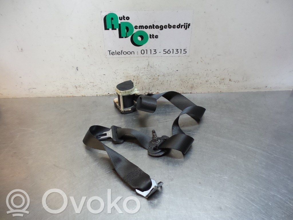 Opel Corsa C Cinturón trasero 
