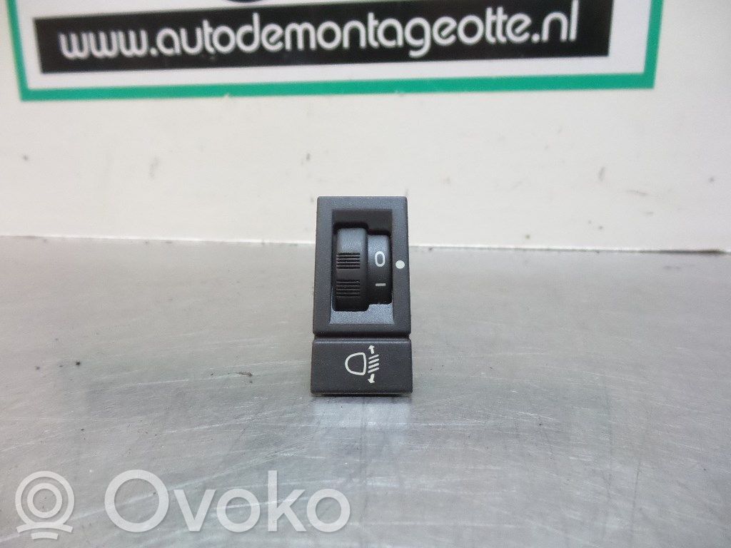Peugeot 406 Headlight level height control switch 