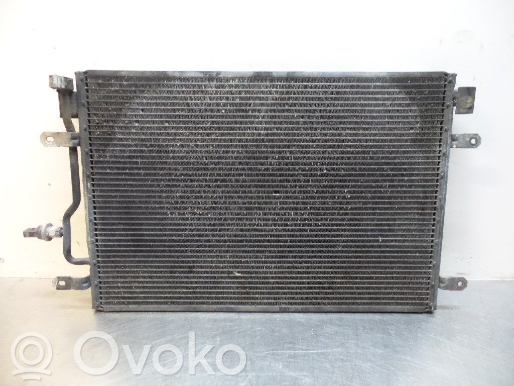 Audi A4 S4 B6 8E 8H Skraplacz / Chłodnica klimatyzacji 
