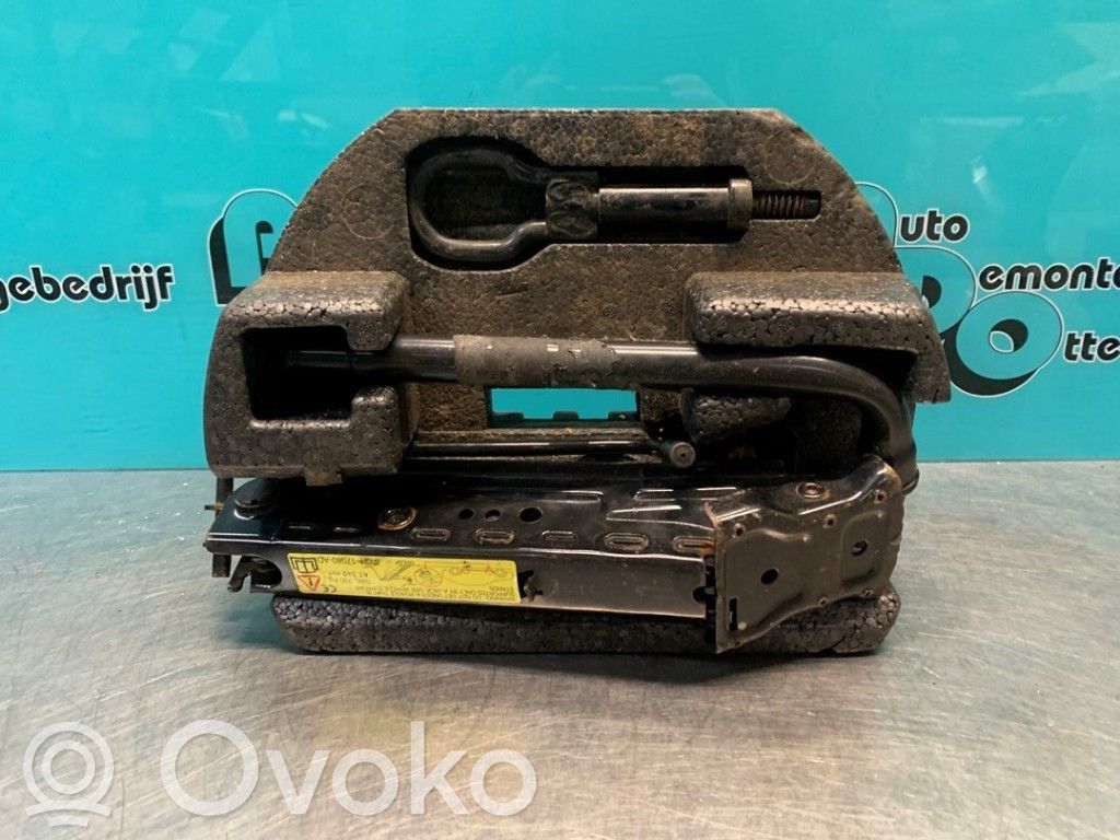 Ford Fiesta Домкрат (данкрат) 