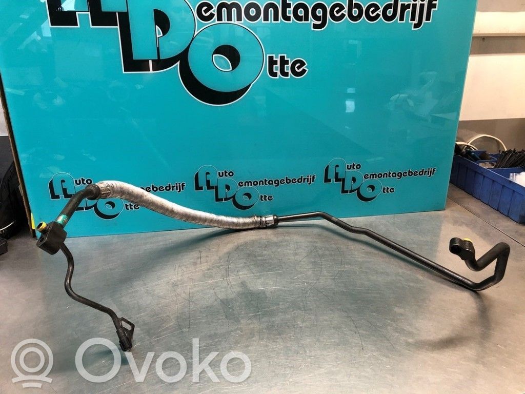 BMW 3 E46 Ilmastointilaitteen putki (A/C) 