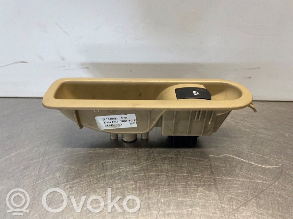 Renault Modus Electric window control switch 