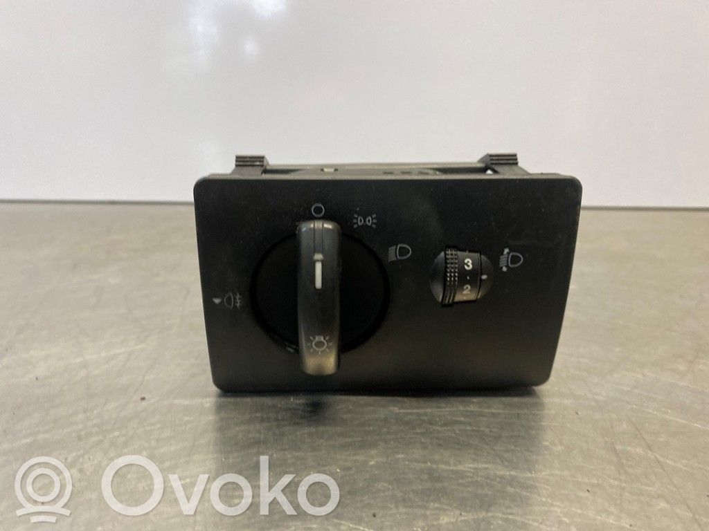 Ford Fiesta Interruptor de luz 