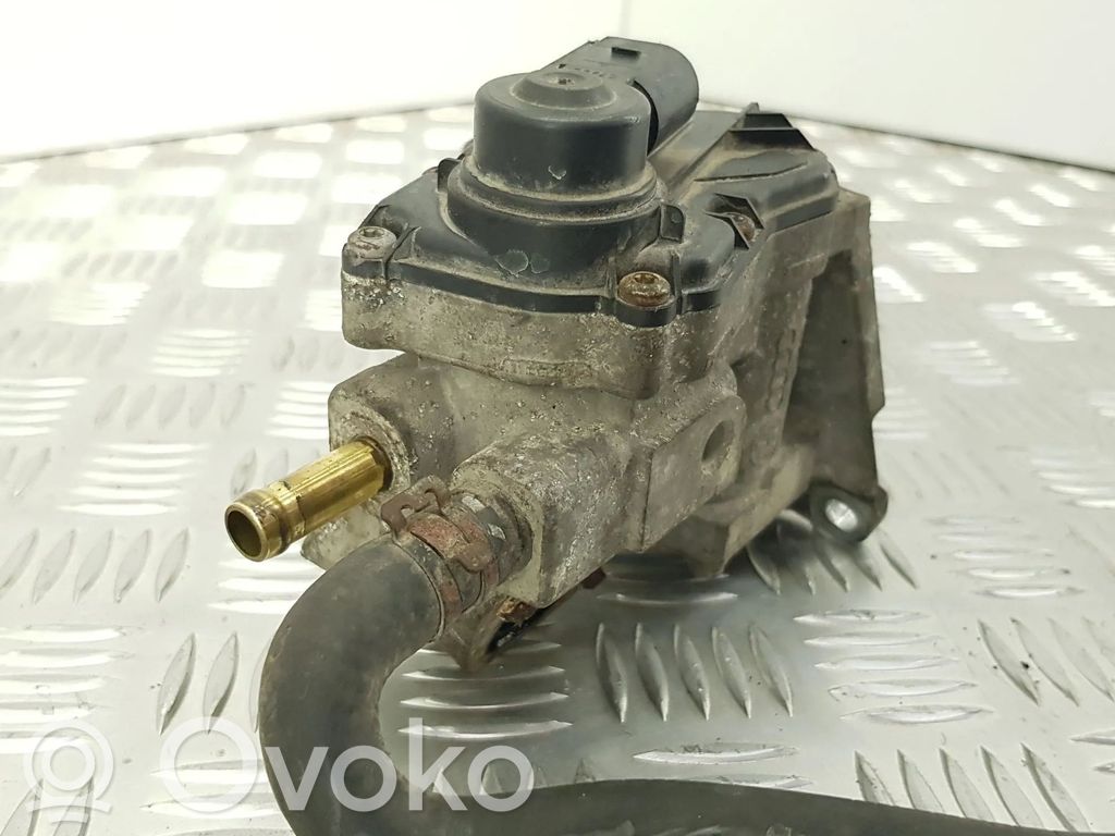 Volkswagen PASSAT B6 Válvula EGR 