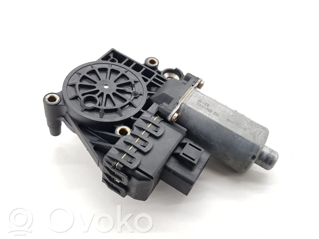 Audi A6 S6 C5 4B Silniczek podnośnika szyby drzwi 