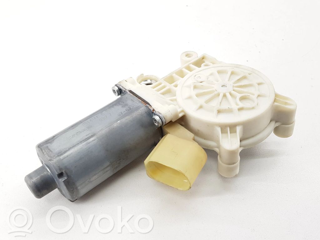 BMW 5 E60 E61 Priekinio lango pakelėjo varikliukas 