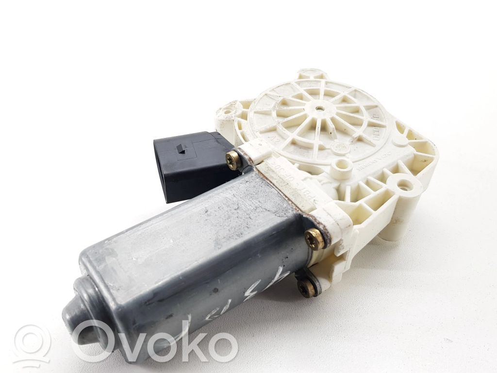 BMW 5 E60 E61 Front door window regulator motor 