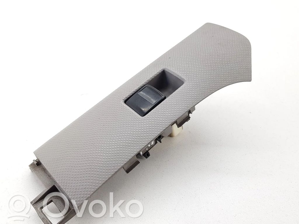 Toyota Yaris Elektrisko logu slēdzis 