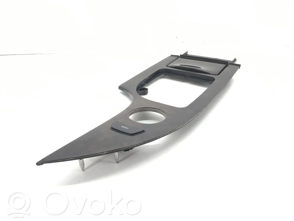 BMW 5 E60 E61 Pavarų perjungimo svirties apdaila (plastikinė) 