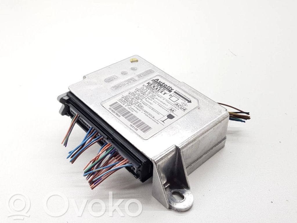 Renault Megane II Airbag control unit/module 