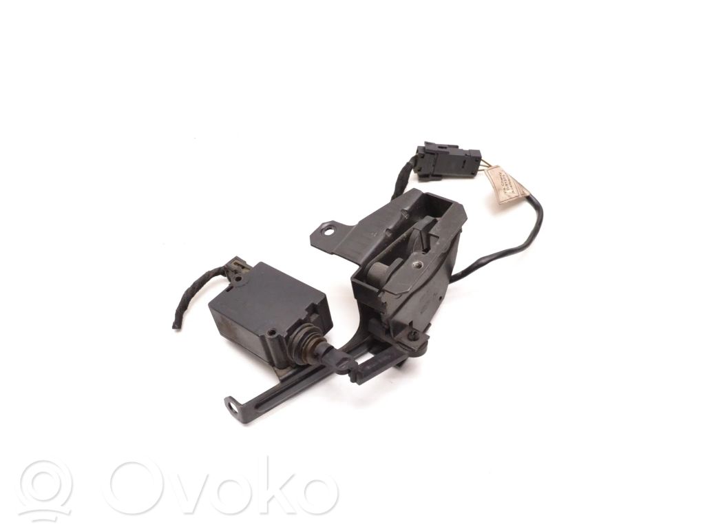 Tailgate window lock/catch/latch   8384069,8238469