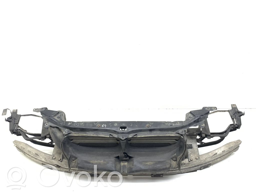 BMW 5 E60 E61 Pas przedni 