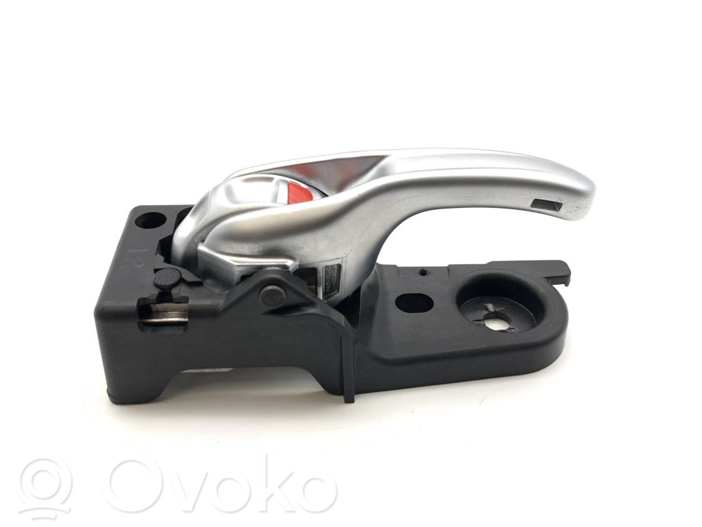 Jeep Cherokee KL Manecilla interna puerta trasera 