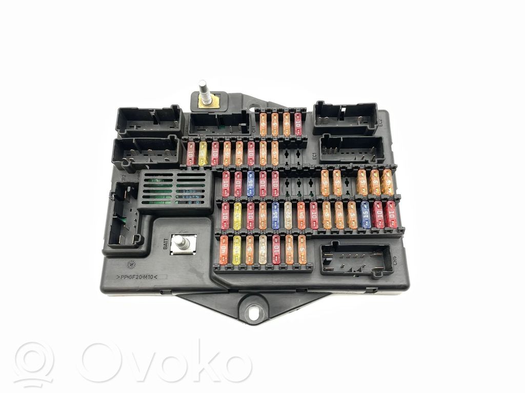 Jaguar XJ X350 Fuse module 