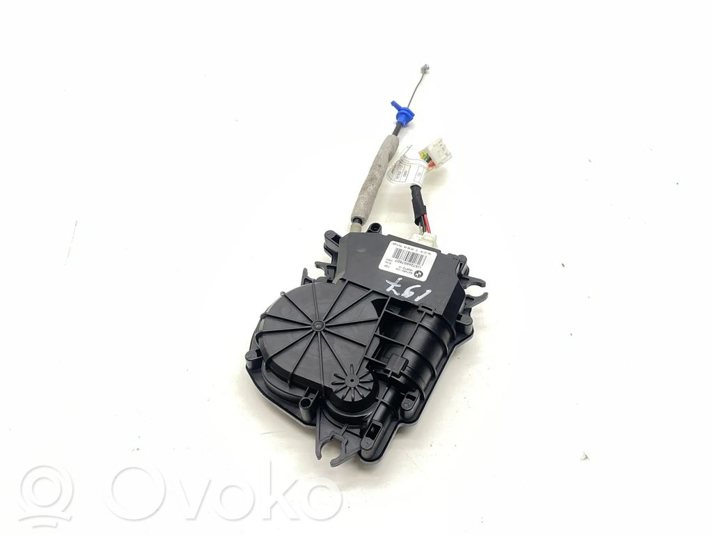 BMW X3 F25 Aizmugurējā pārsega pievilcējs 