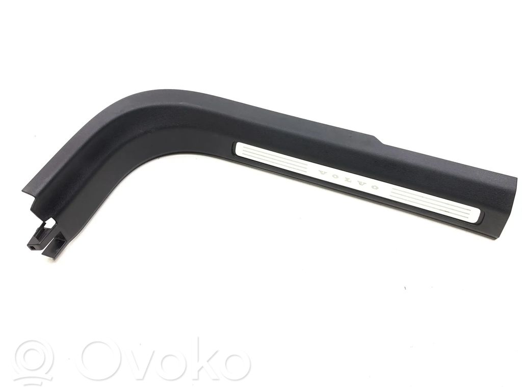 Volvo XC60 Listwa progowa przednia 