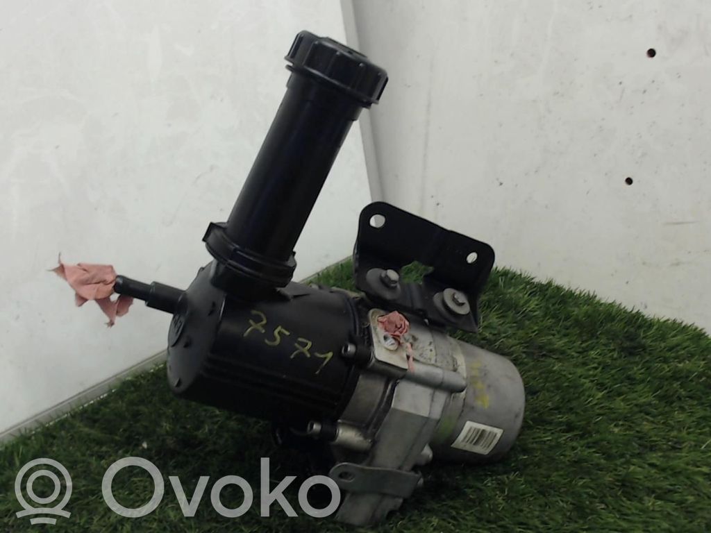 Citroen C4 I Ohjaustehostimen pumppu 
