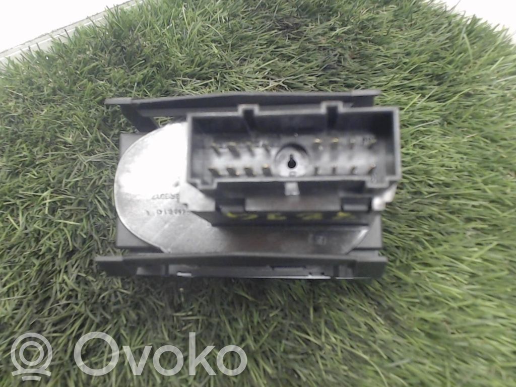 Ford Focus Light switch 