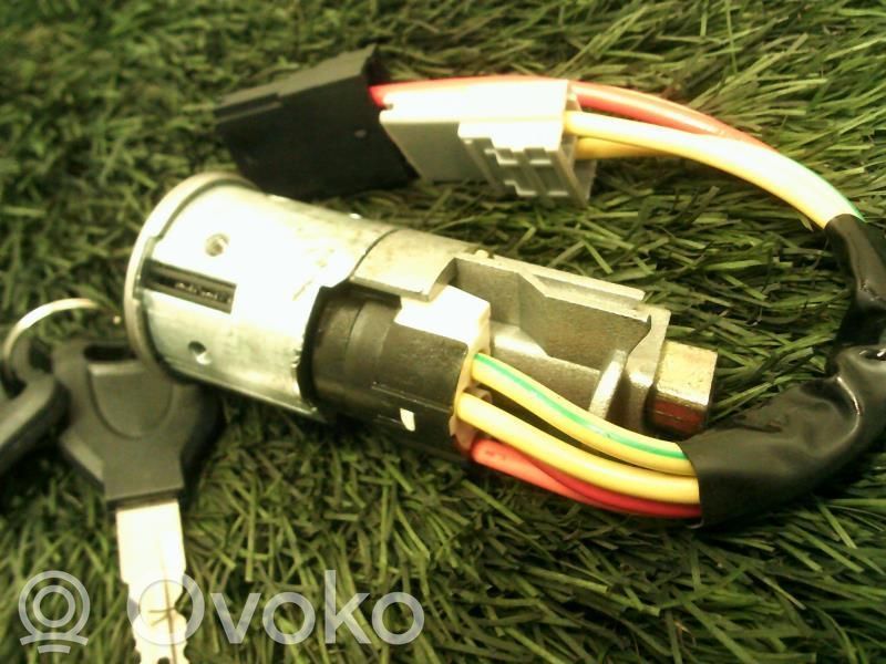 Renault Clio I Ignition lock 