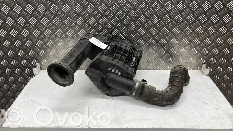 Renault Clio I Air filter box 