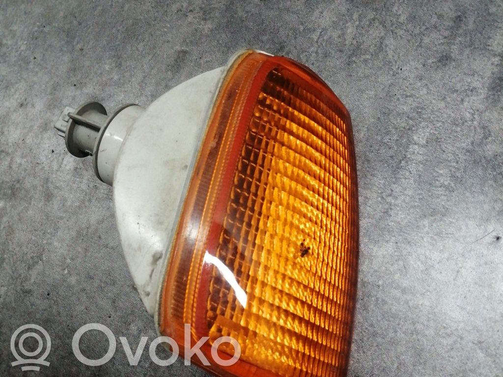 Volkswagen Polo II 86C 2F Semnalizator bară față 