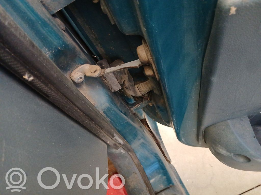 Renault Kangoo I Etuoven pidätin 